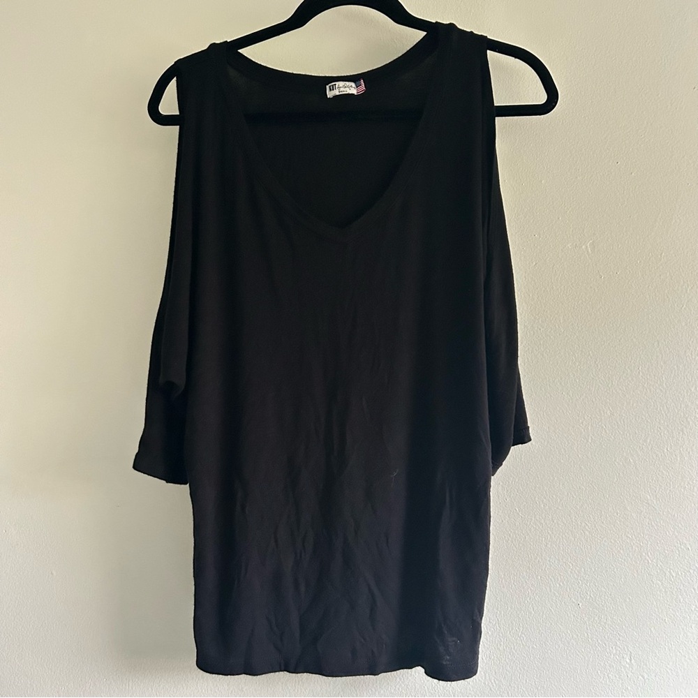 Kut From The Kloth Cold Shoulder Black Top Size Small